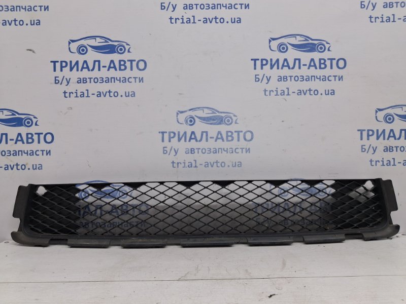 Решетка бампера центральная Mitsubishi ASX 2010- GA 1.8 Diesel 4N13 6402A218 Б/У