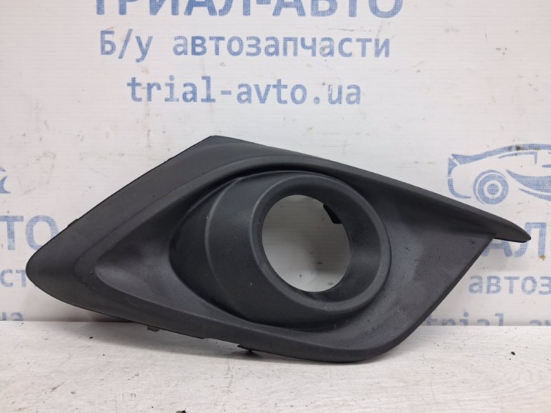 Решетка противотуманки правая Mazda 3 2013-2019 BM 2.2 diesel BHR150C11 Б/У