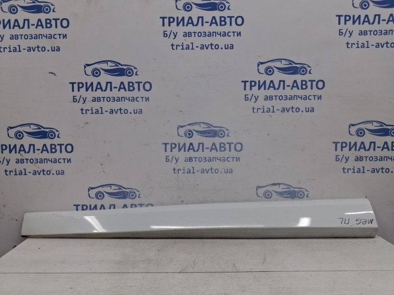 Накладка двери передняя левая Renault Megane 2008-2016 3 1.5 Diesel K9K 808776304R Б/У