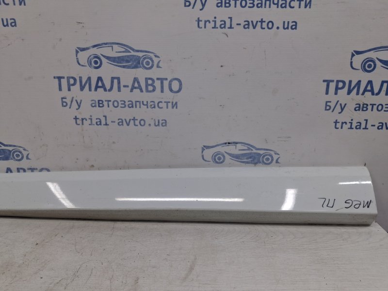 Накладка двери передняя левая Renault Megane 3 1.5 Diesel K9K