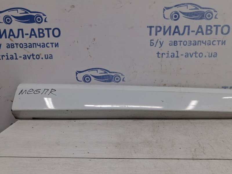 Накладка двери передняя правая Megane 2008-2016 3 1.5 Diesel K9K