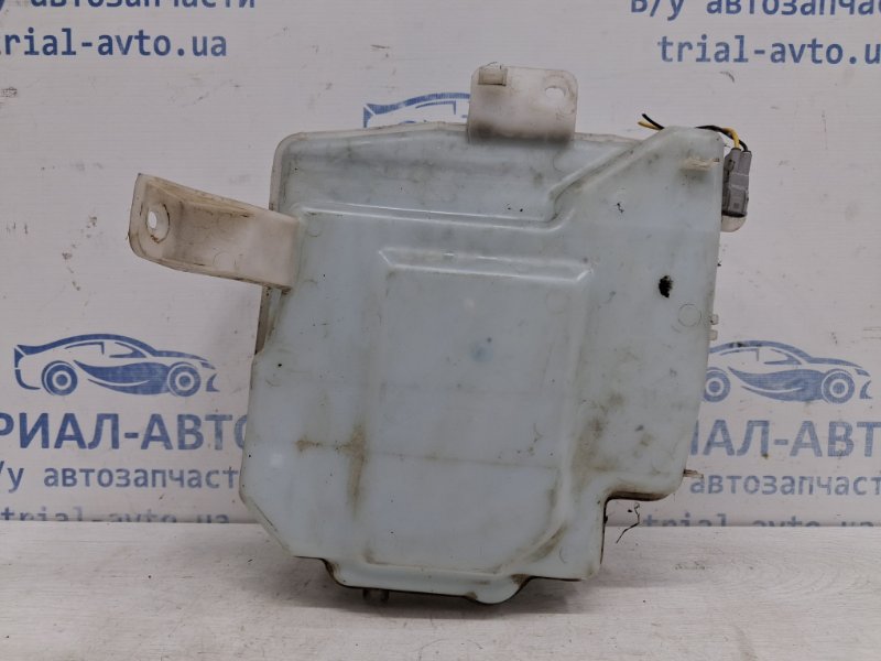 Бачок омывателя Mitsubishi ASX 2010- GA 1.8 Diesel 4N13 8260A215 Б/У