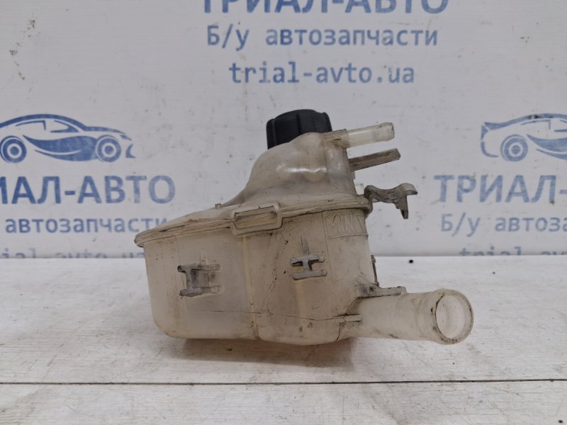 Бачок радиатора (расширительный) Megane 2008-2016 3 1.5 Diesel K9K Бачок радиатора (расширительный) Megane 2008-2016 3 1.5 Diesel K9K