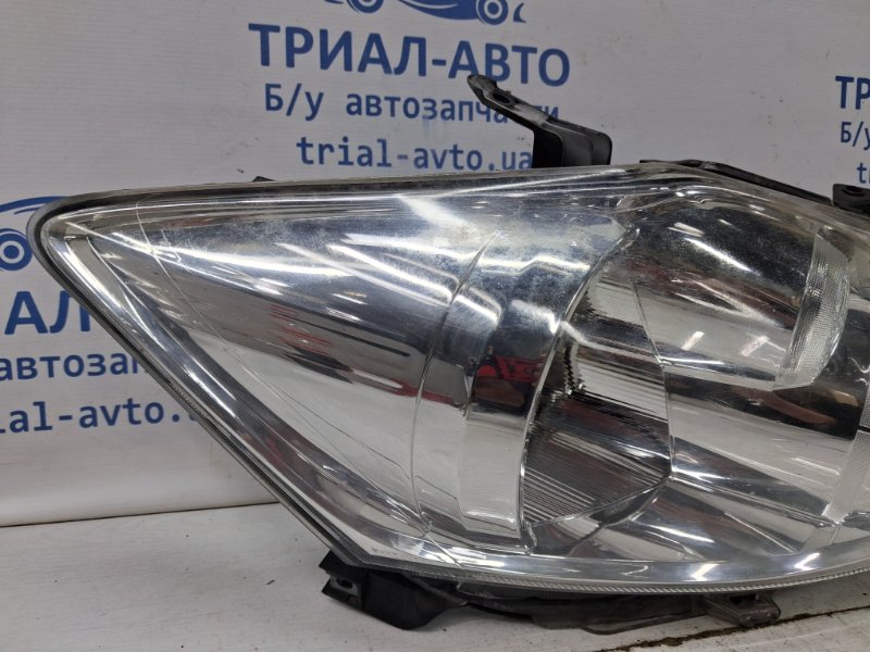 Фара правая галоген Toyota Auris E150 1.6 бензин 1ZRFAE Фара правая галоген Toyota Auris E150 1.6 бензин 1ZRFAE