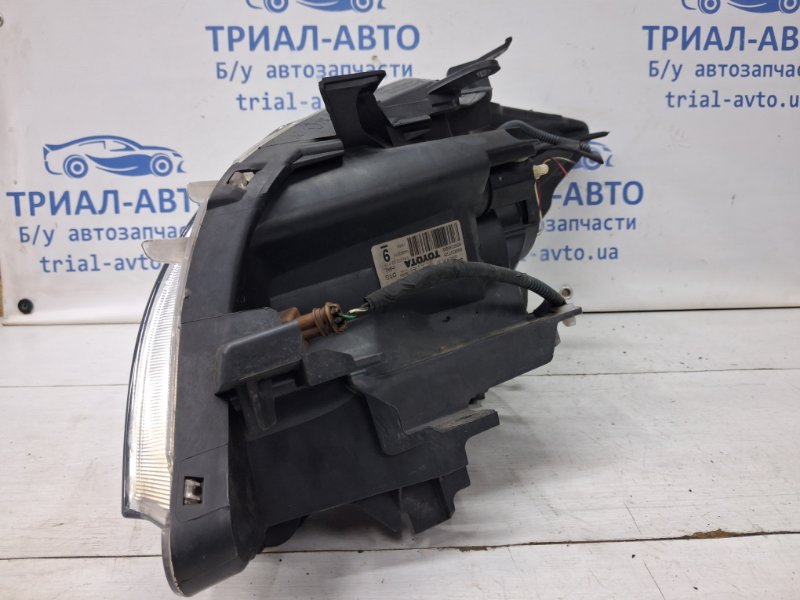 Фара правая галоген Auris 2006-2012 E150 1.6 бензин 1ZRFAE Фара правая галоген Auris 2006-2012 E150 1.6 бензин 1ZRFAE