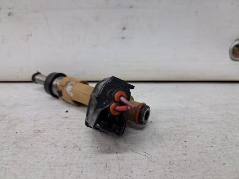 Форсунка топливная Auris 2006-2012 E150 1.6 бензин 1ZRFAE