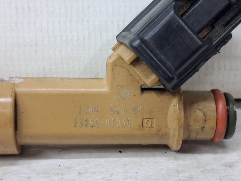 Форсунка топливная Toyota Auris E150 1.6 бензин 1ZRFAE