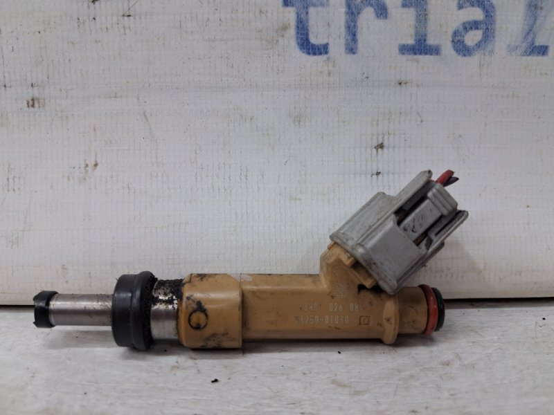 Форсунка топливная Toyota Auris 2006-2012 E150 1.6 бензин 1ZRFAE 23209-09130 Б/У