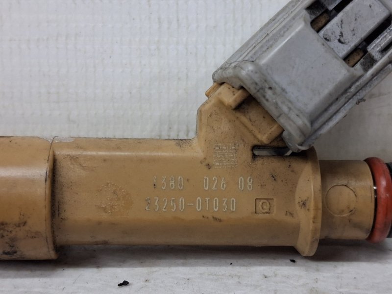 Форсунка топливная Toyota Auris E150 1.6 бензин 1ZRFAE