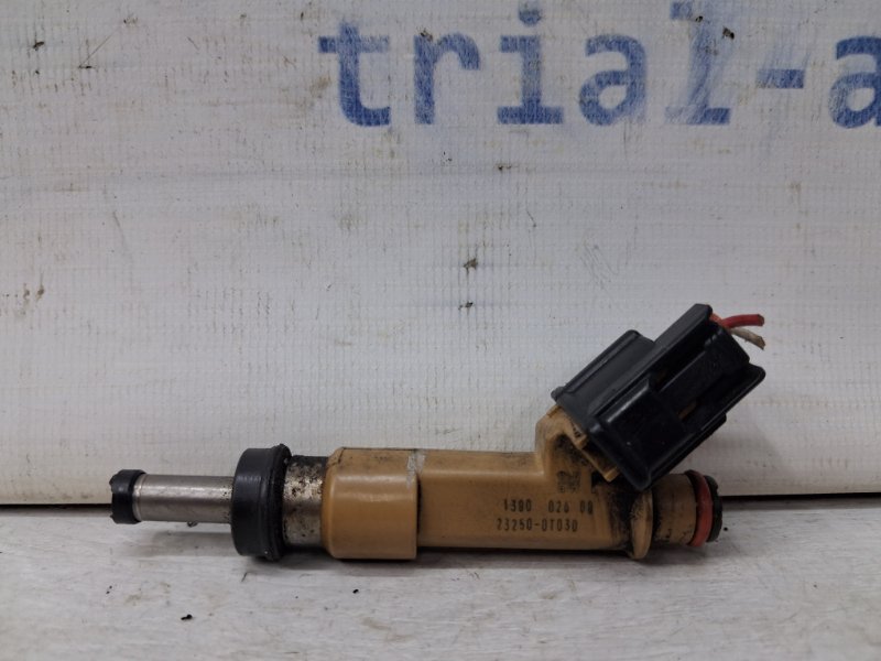 Форсунка топливная Toyota Auris 2006-2012 E150 1.6 бензин 1ZRFAE 23209-09130 Б/У