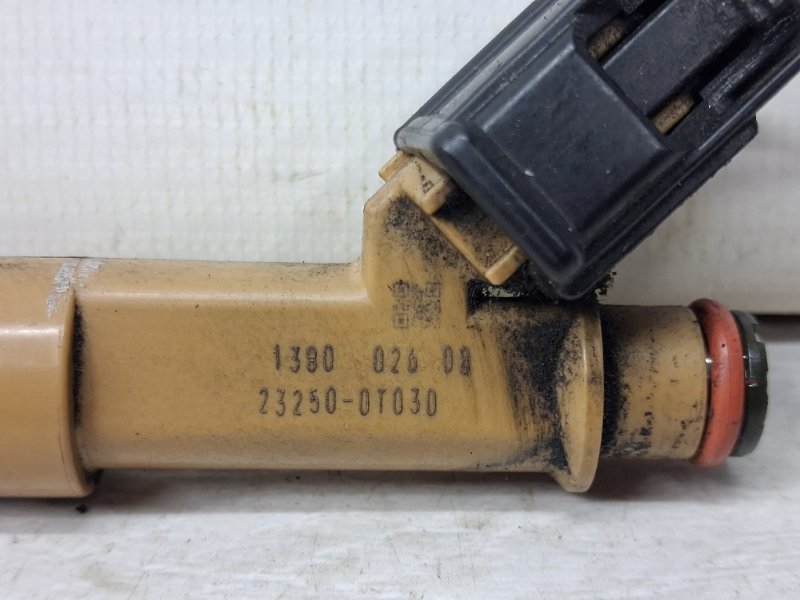 Форсунка топливная Toyota Auris E150 1.6 бензин 1ZRFAE