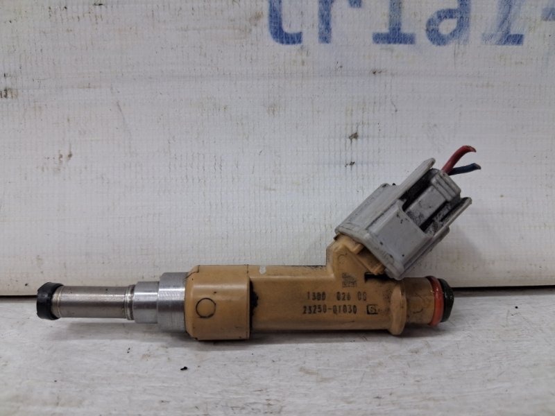 Форсунка топливная Toyota Auris 2006-2012 E150 1.6 бензин 1ZRFAE 23209-09130 Б/У