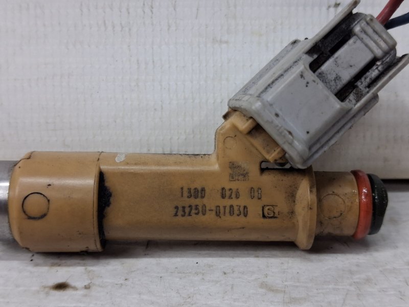 Форсунка топливная Toyota Auris E150 1.6 бензин 1ZRFAE