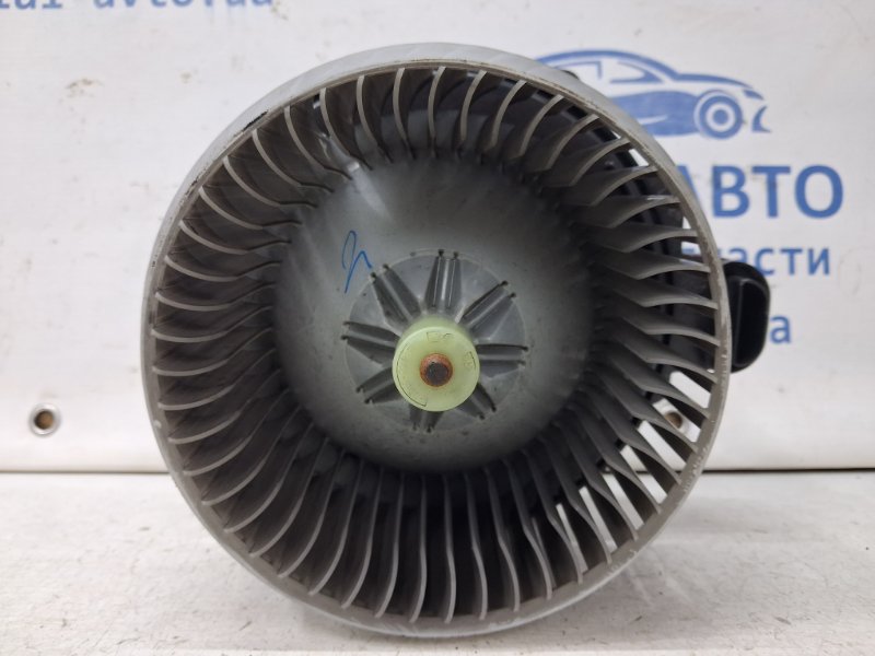 Моторчик печки Auris 2006-2012 E150 1.6 бензин 1ZRFAE Моторчик печки Auris 2006-2012 E150 1.6 бензин 1ZRFAE