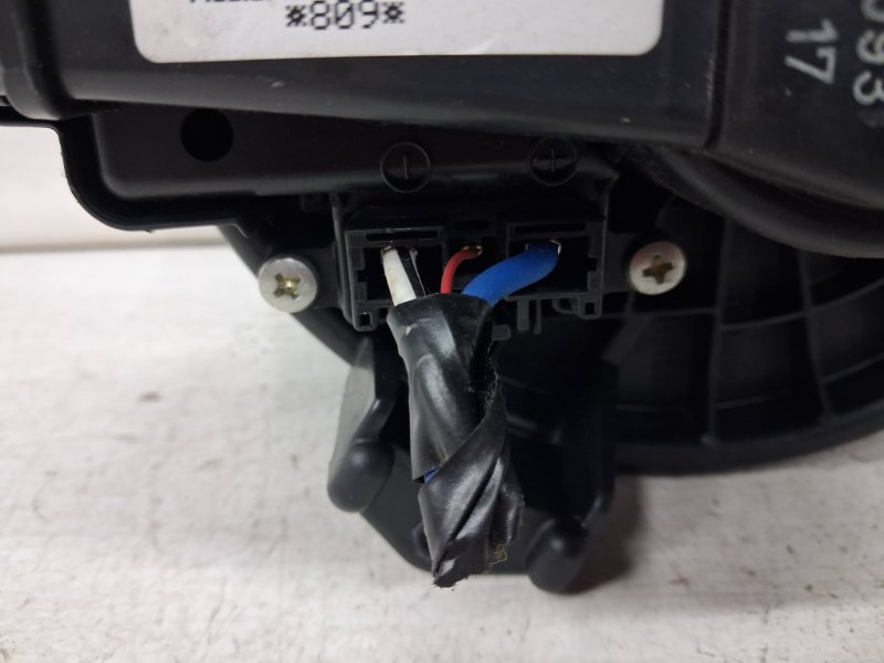 Моторчик печки Auris 2006-2012 E150 1.6 бензин 1ZRFAE Моторчик печки Auris 2006-2012 E150 1.6 бензин 1ZRFAE