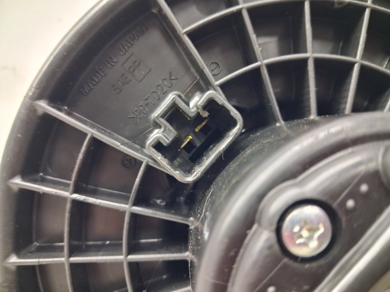 Моторчик печки 3 2013-2019 BM 2.2 diesel Моторчик печки 3 2013-2019 BM 2.2 diesel