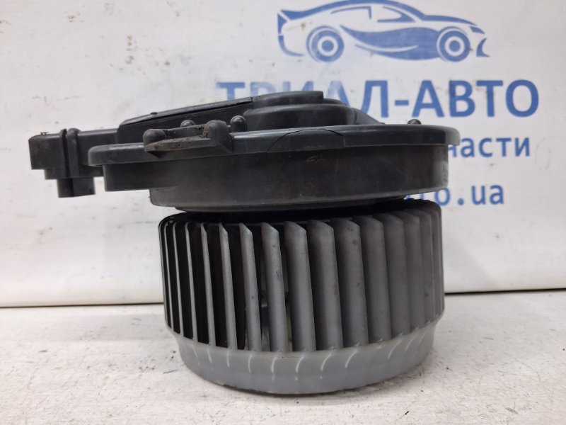 Запчасть моторчик печки Mitsubishi ASX 2010- GA 1.8 Diesel 4N13 7802A216 Б/У Моторчик печки Mitsubishi ASX 2010- GA 1.8 Diesel 4N13 7802A216 Б/У