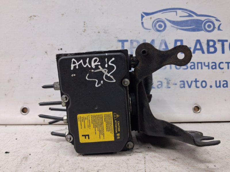 Блок abs Toyota Auris E150 1.6 бензин 1ZRFAE