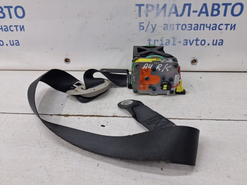 Ремень безопасности передний левый Toyota Auris 2006-2012 E150 1.6 бензин 1ZRFAE 7322002121C2 Б/У