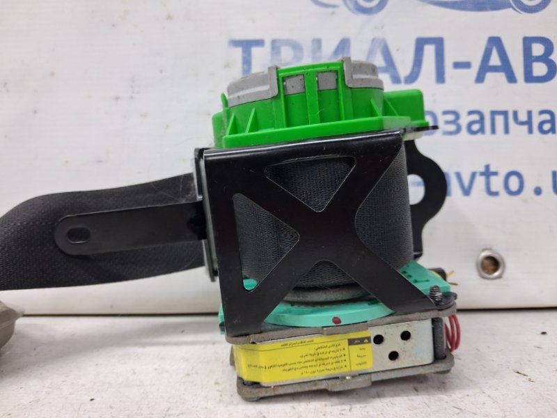 Ремень безопасности передний левый Toyota Auris E150 1.6 бензин 1ZRFAE