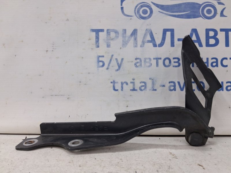 Петля капота левая Mazda 3 2013-2019 BM 2.2 diesel B45A52420A Б/У