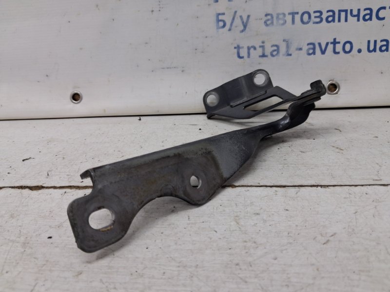 Петля капота правая 3 2013-2019 BM 2.2 diesel Петля капота правая 3 2013-2019 BM 2.2 diesel