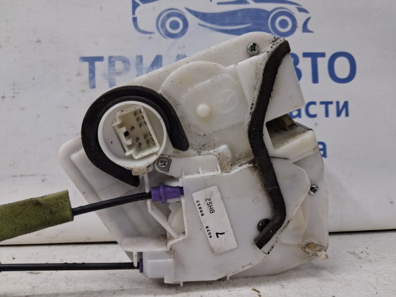 Замок двери задний правый Mazda 3 BM 2.2 diesel