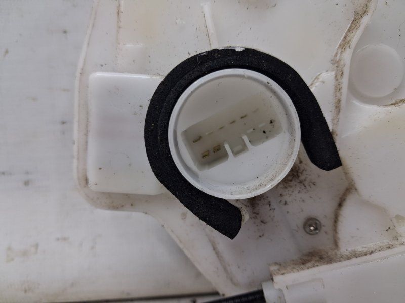 Замок двери задний правый ASX 2010- GA 1.8 Diesel 4N13