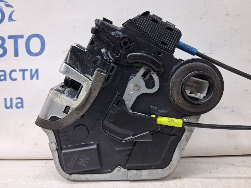 Замок двери задний правый Toyota Auris E150 1.6 бензин 1ZRFAE