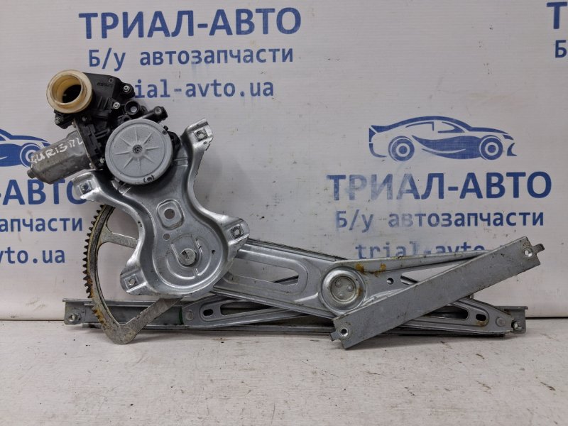 Стеклоподъемник передний левый Toyota Auris 2006-2012 E150 1.6 бензин 1ZRFAE 6982002330 Б/У