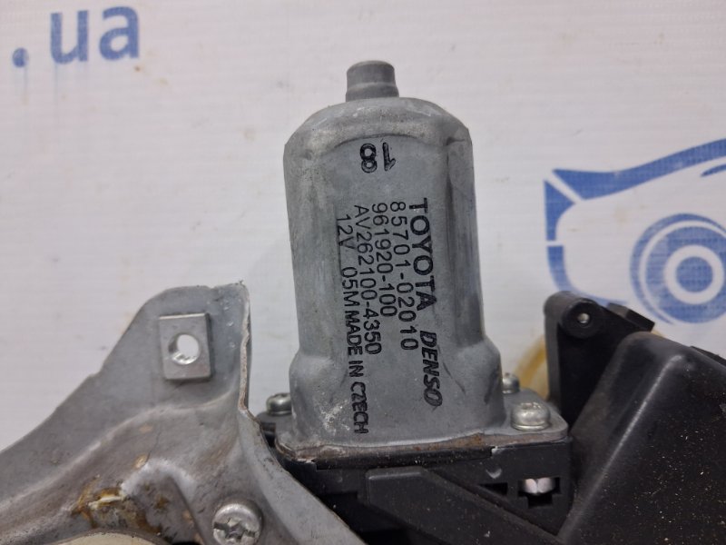 Стеклоподъемник задний левый Toyota Auris E150 1.6 бензин 1ZRFAE