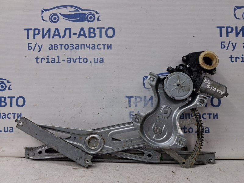 Стеклоподъемник передний правый Toyota Auris 2006-2012 E150 1.6 бензин 1ZRFAE 6981002310 Б/У