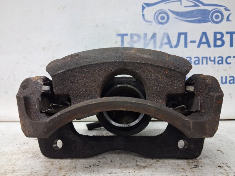 Суппорт передний правый Auris 2006-2012 E150 1.6 бензин 1ZRFAE