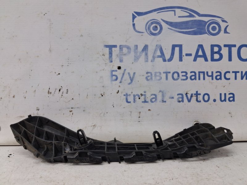 Кронштейн бампера передний правый Toyota Auris E150 1.6 бензин 1ZRFAE