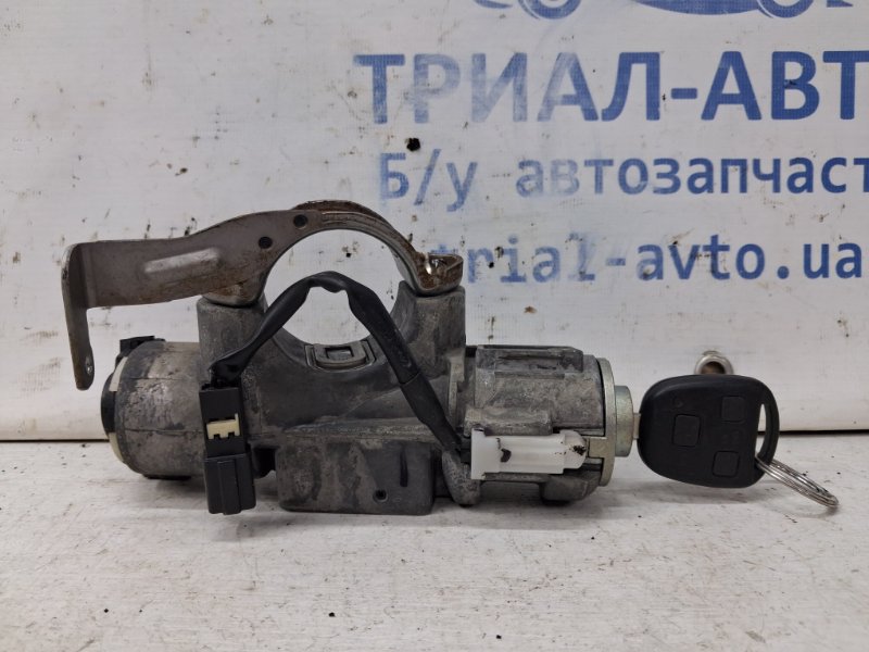Замок зажигания Toyota Avensis T25 1.8 бензин 1ZZFE
