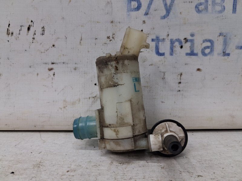 Насос омывателя стекла Mitsubishi ASX 2010- GA 1.8 Diesel 4N13 8260A217 Б/У