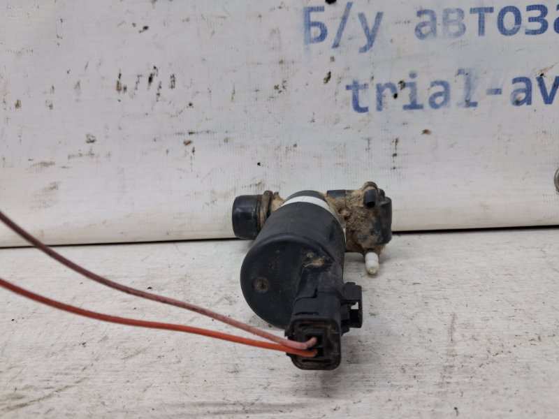 Насос омывателя стекла Renault Megane 3 1.5 Diesel K9K Насос омывателя стекла Renault Megane 3 1.5 Diesel K9K