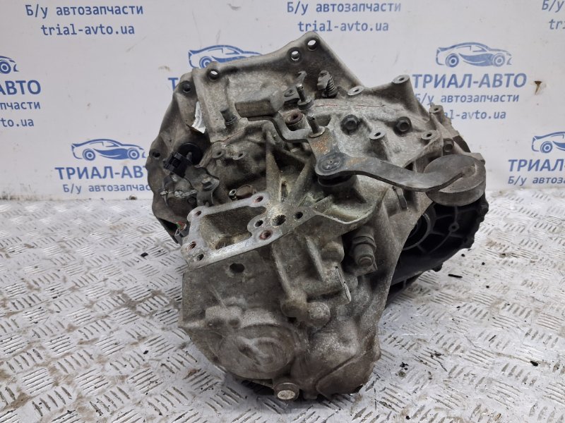 Коробка передач МКПП Auris 2006-2012 E150 1.6 бензин 1ZRFAE