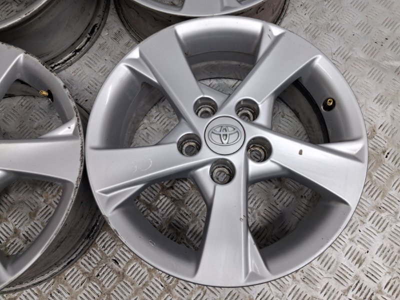 Диски титан комплект R16 Auris 2006-2012 E150 1.6 бензин 1ZRFAE