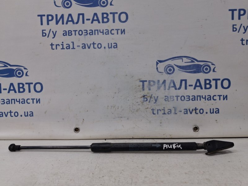 Амортизатор крышки багажника Toyota Auris 2006-2012 E150 1.6 бензин 1ZRFAE 6895002091 Б/У