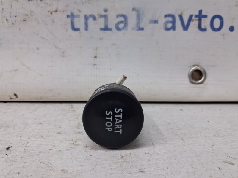 Запчасть кнопка старт стоп Renault Megane 2008-2016 3 1.5 Diesel K9K 1927937 Б/У Кнопка старт стоп Renault Megane 2008-2016 3 1.5 Diesel K9K 1927937 Б/У