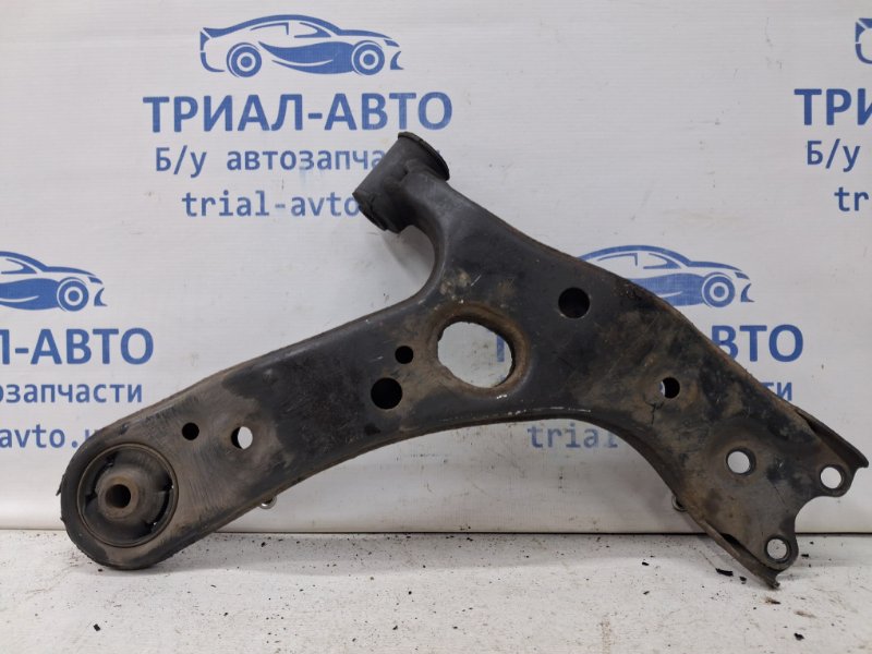 Рычаг левый Auris 2006-2012 E150 1.6 бензин 1ZRFAE