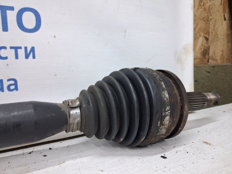 Привод передний правый МКПП Auris 2006-2012 E150 1.6 бензин 1ZRFAE