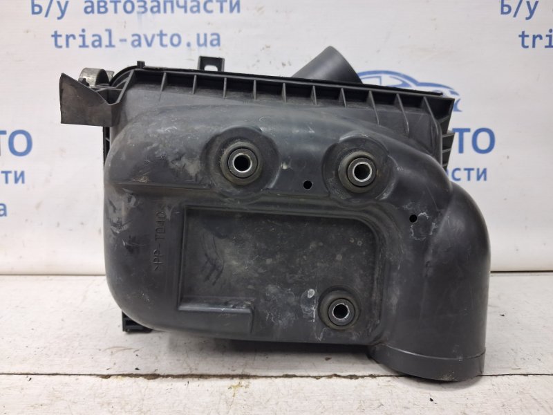 Корпус воздушного фильтра Auris 2006-2012 E150 1.6 бензин 1ZRFAE