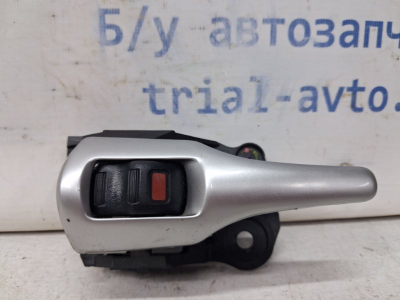 Ручка двери внутренняя левая Toyota Auris 2006-2012 E150 1.6 бензин 1ZRFAE 6920602120B3 Б/У