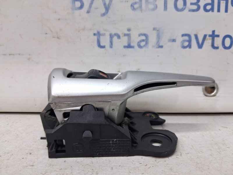 Ручка двери внутренняя левая Auris 2006-2012 E150 1.6 бензин 1ZRFAE