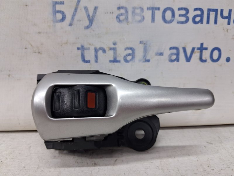 Ручка двери внутренняя левая Toyota Auris 2006-2012 E150 1.6 бензин 1ZRFAE 6920602120B3 Б/У