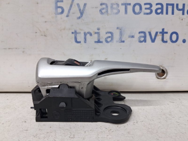Ручка двери внутренняя левая Auris 2006-2012 E150 1.6 бензин 1ZRFAE