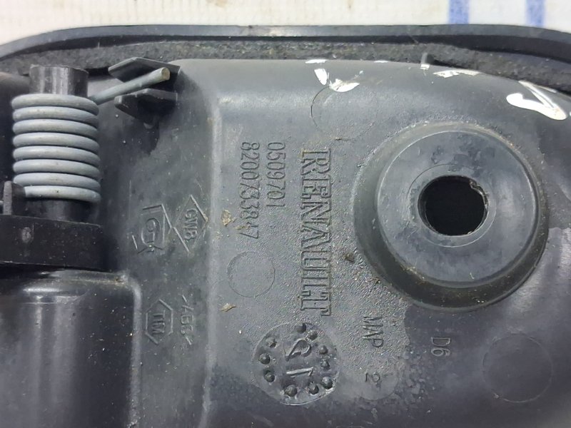 Ручка двери внутренняя правая Dacia Duster HS 1.5 Diesel K9K