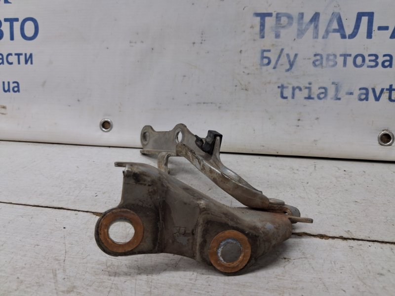 Петля капота правая Toyota Prado J120 3.0 Diesel 1KDFTV Петля капота правая Toyota Prado J120 3.0 Diesel 1KDFTV